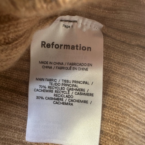 NWT Reformation Luisa Cropped Cashmere Turtleneck Sweater
Size XS
Color: Camel - Picture 5 of 8